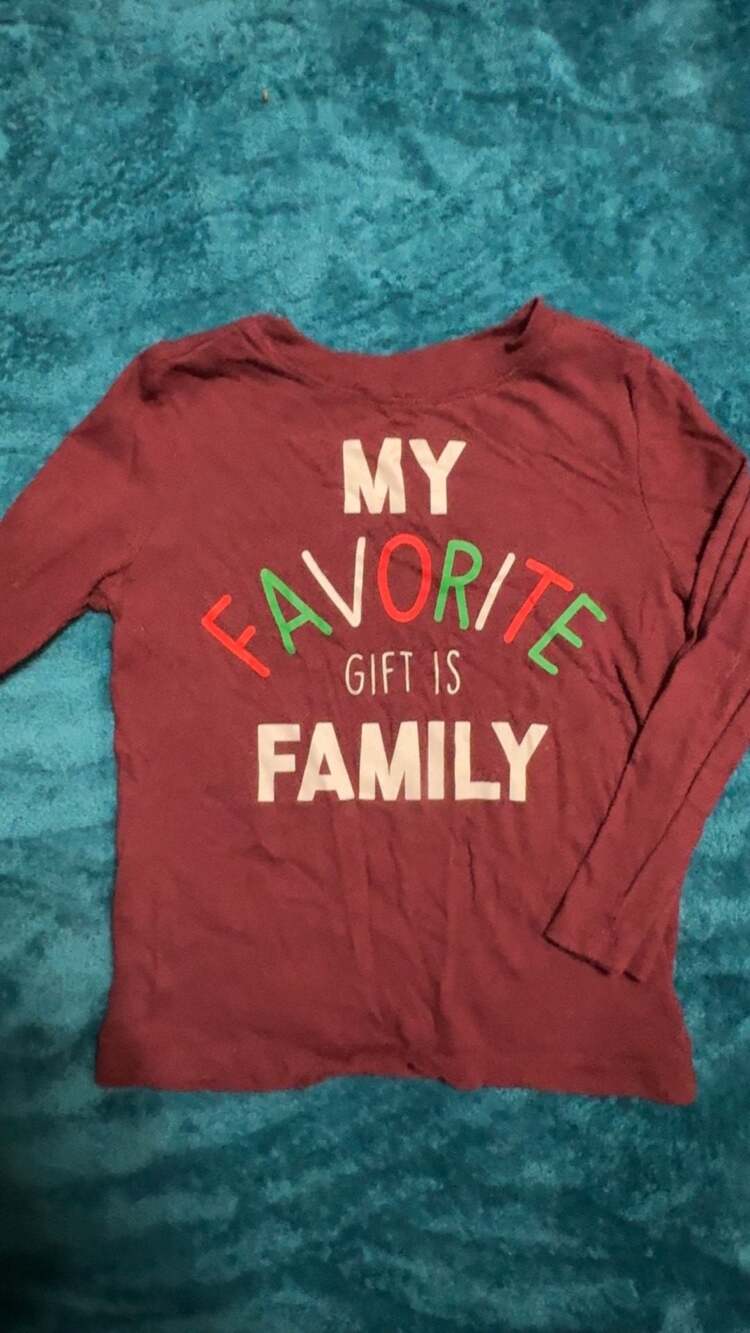 Old Navy Long-Sleeve Holiday Graphic T-Shirt Size 4T Red